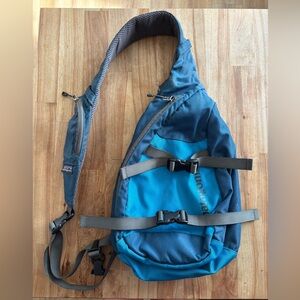 Patagonia Atom Sling 8L Crossbody Backpack Teal & Navy Blue Outdoor Pack